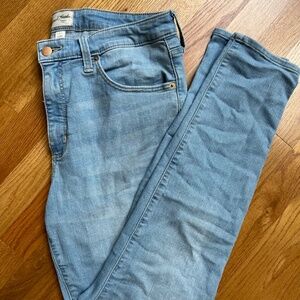 Universal Thread Jeans - Size 14 - light wash